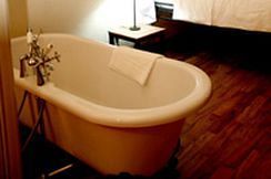 Deep Soaking Bathtub